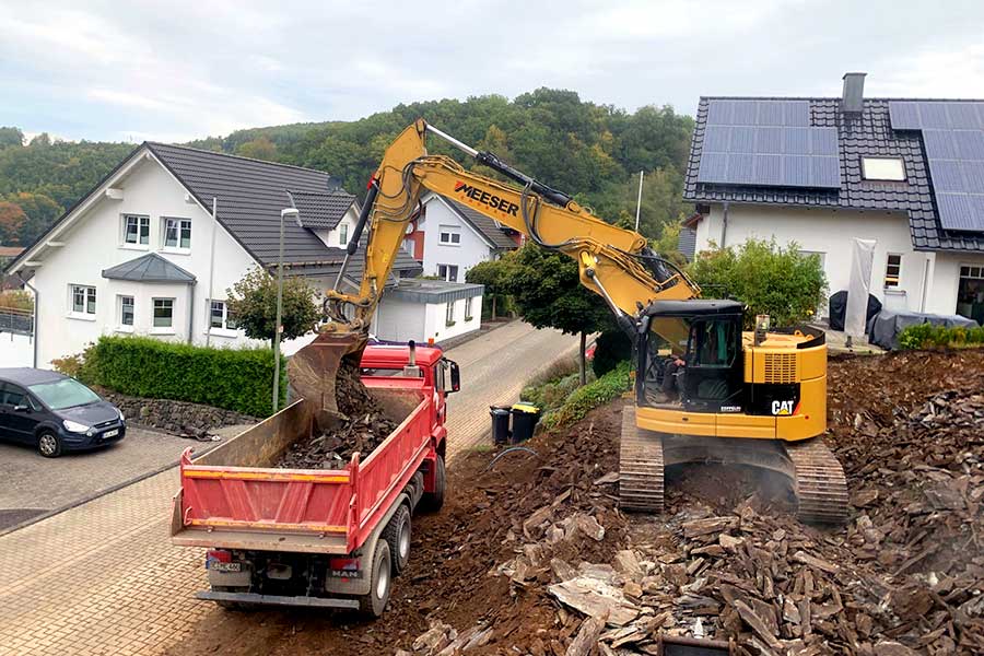 Aushub einer Baugrube für ein Einfamilienhaus